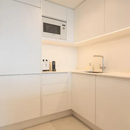 Glamorous By Atlantic Apartment