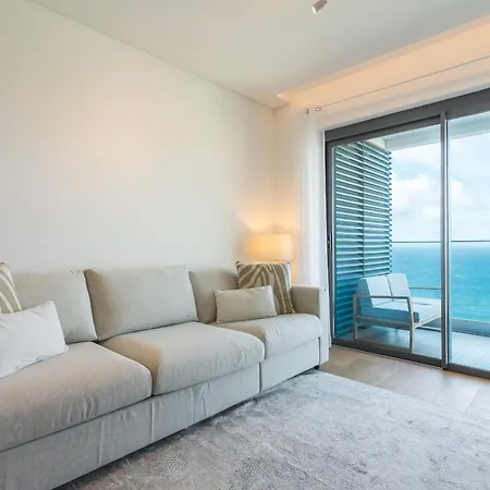 Glamorous By Atlantic Apartment *